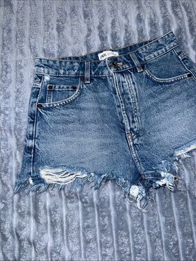 Zara Classic Light Wash Distressed Denim Cutoff Mini Shorts